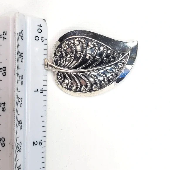 Vintage Danecraft Ornate Sterling Silver Signed Leaf Brooch - Picture 13 of 13